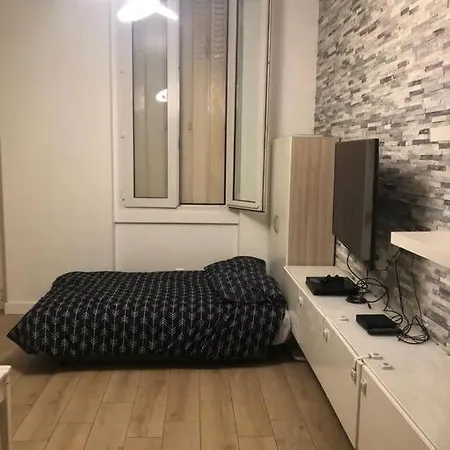 Gobelins Apartment